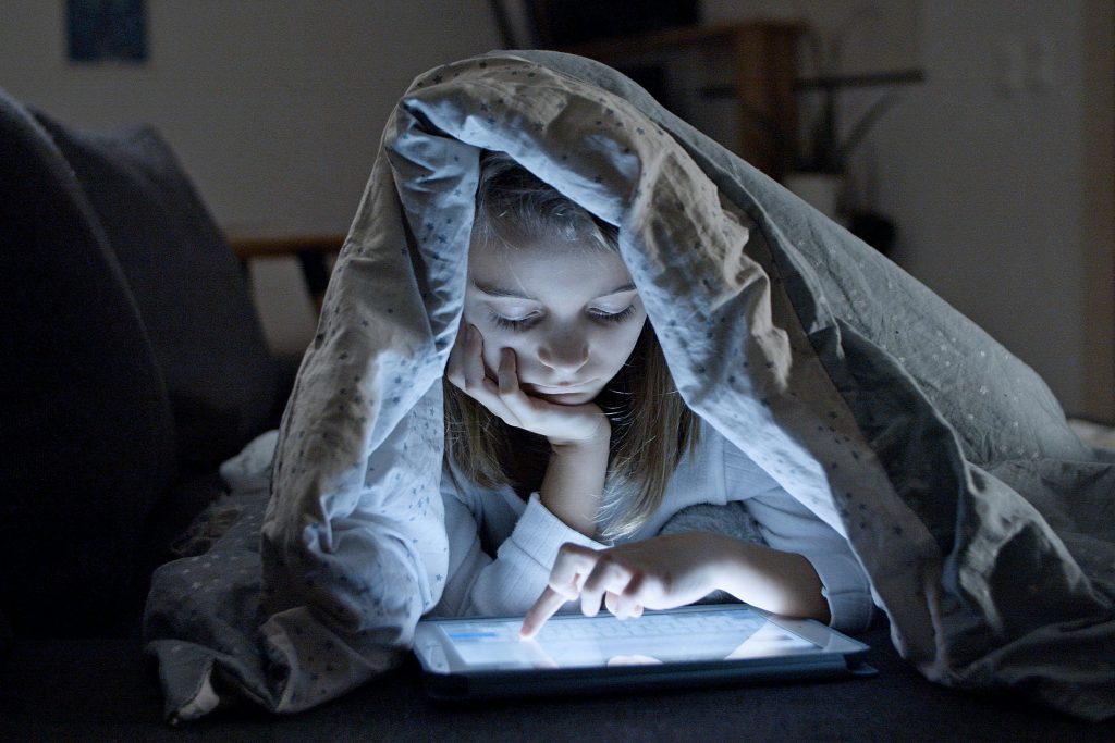 screen usage during night